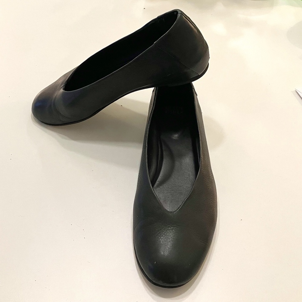Eileen Fisher Flat shoes  in black with hidden wedge heel.  Black 8.5